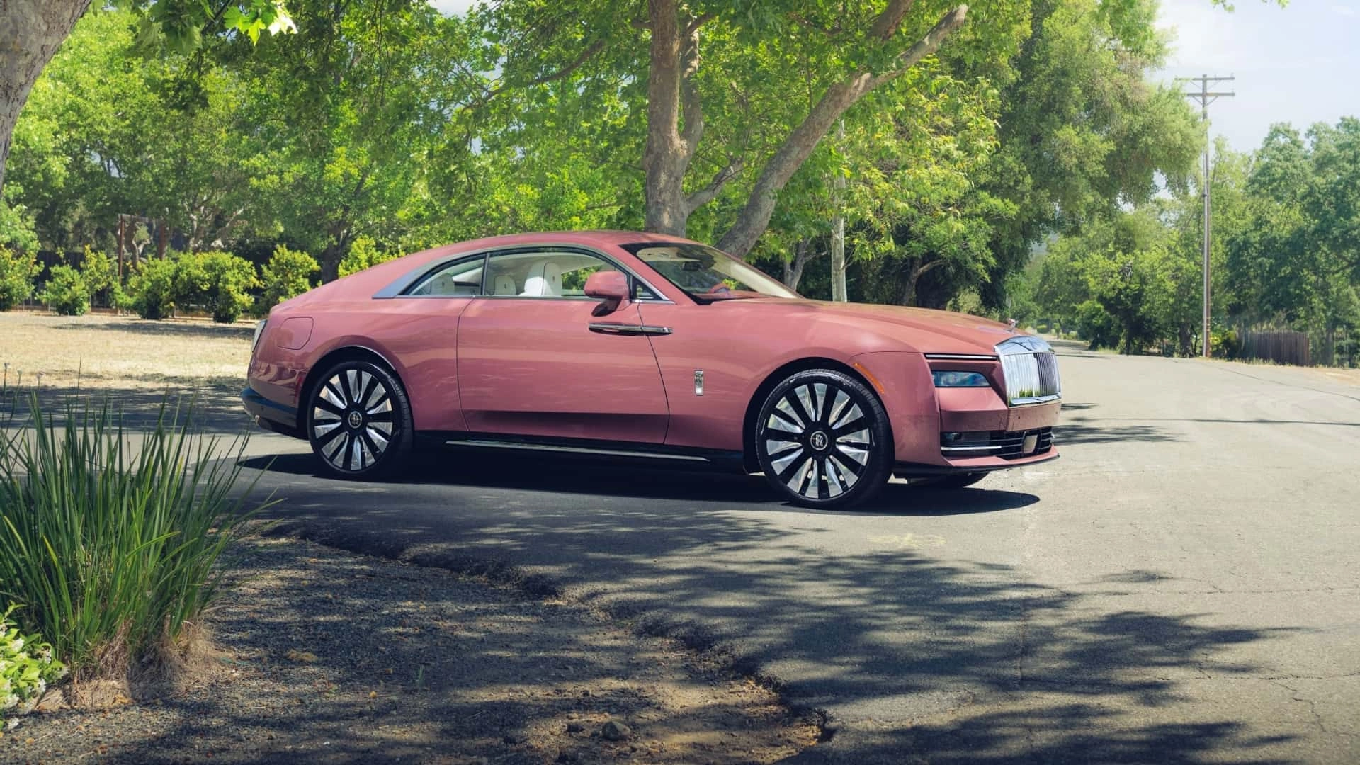 2024 rolls royce spectre bespoke morganite commission (1)
